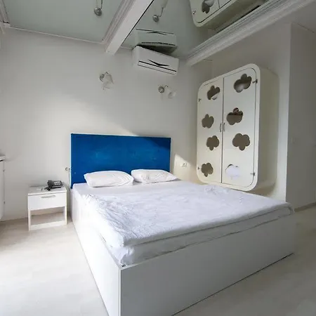 Hotell Mio 3*
